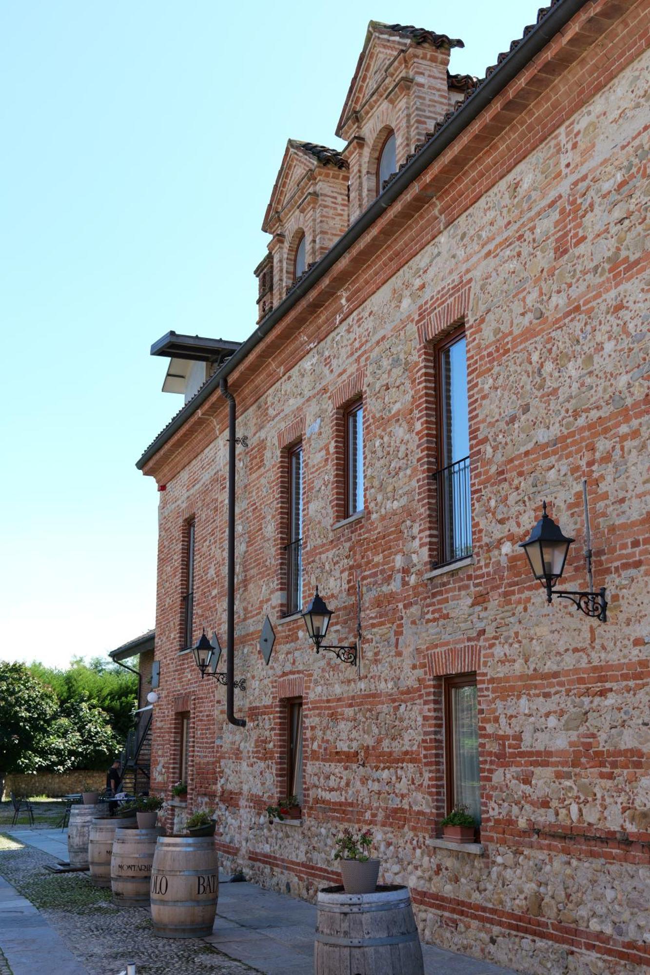 Hotel Le Botti Guarene Exteriör bild